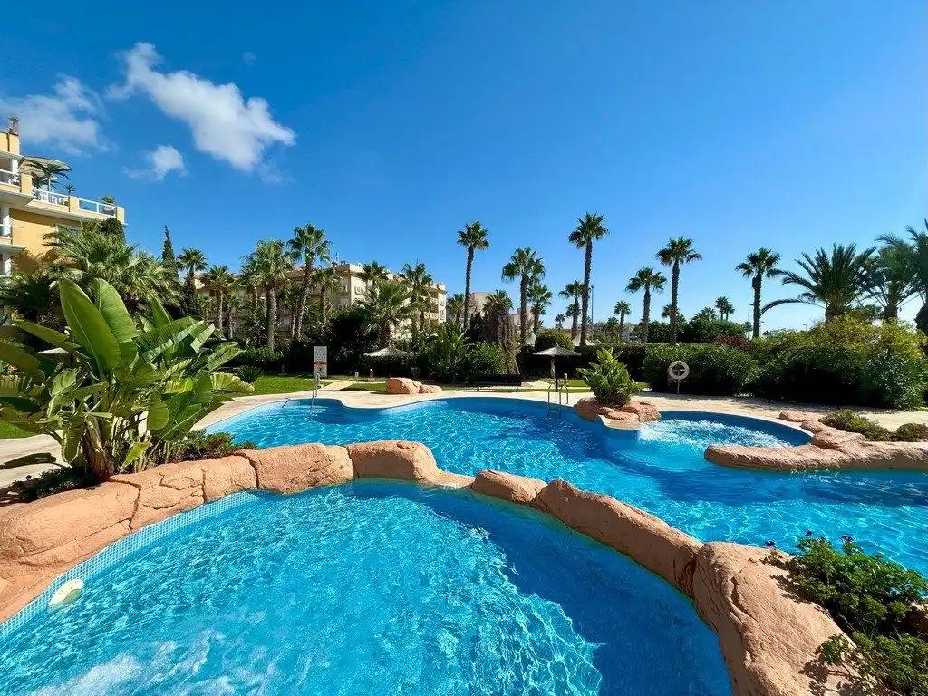 Piscina de Àtic en venda en Orihuela amb Terrassa, Balcó i Piscina comunitària