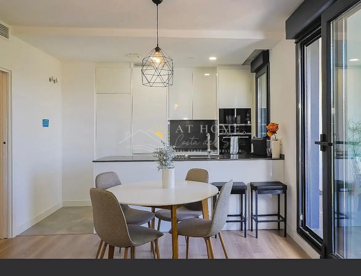 Cocina de Apartamento en venta en Málaga con Terraza, Piscina y Horno