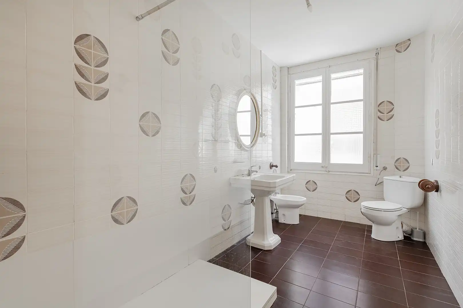 Bathroom of Flat for sale in Barcelona