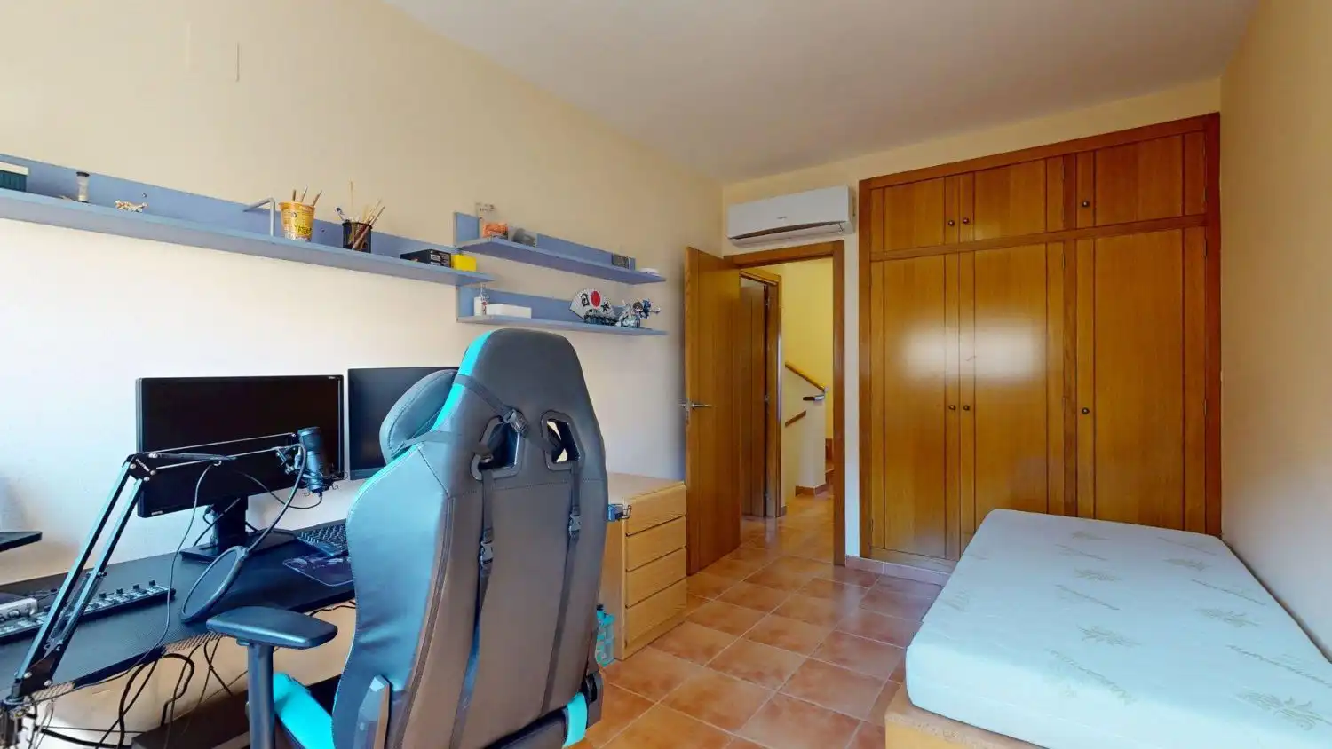 Dormitori de Casa o xalet en venda en Sant Joan d'Alacant amb Aire condicionat, Calefacció i Jardí privat