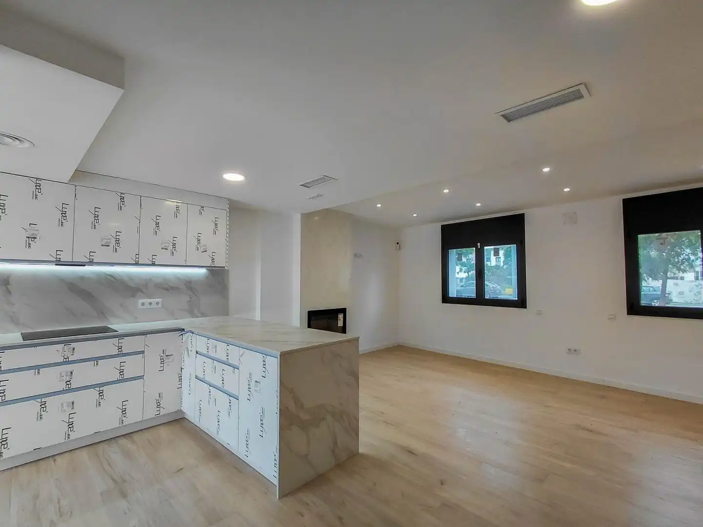 Adosado con terraza en venta en Les Roquetes, imagen 6