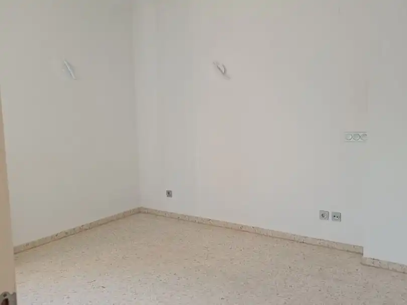 Schlafzimmer von Wohnung zur Miete in Sevilla mit Klimaanlage, Waschmaschine und Mikrowelle
