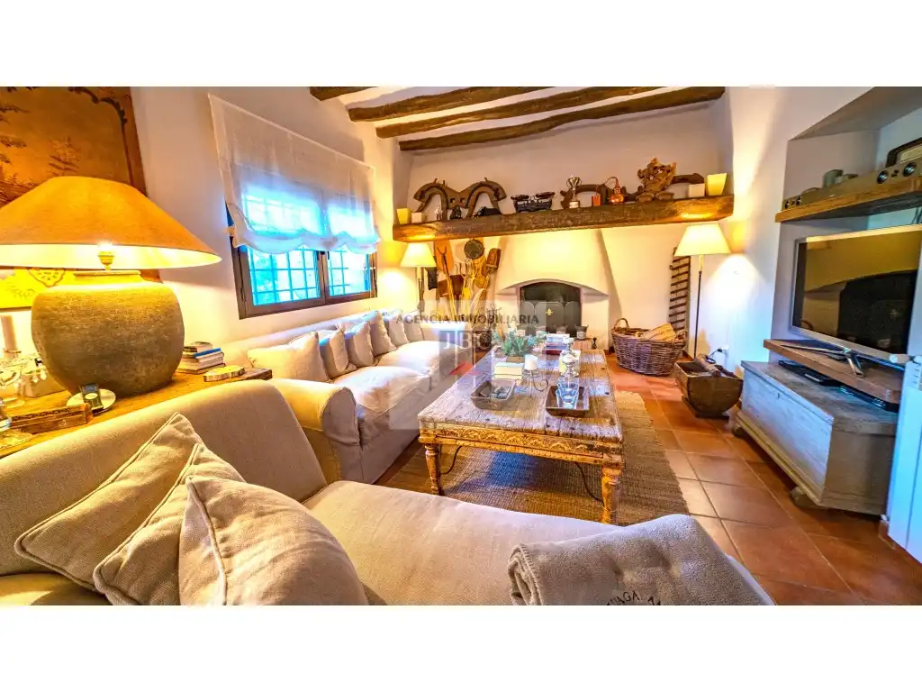 Sala d'estar de Finca rústica en venda en Alcoy / Alcoi amb Jardí privat, Traster i Piscina