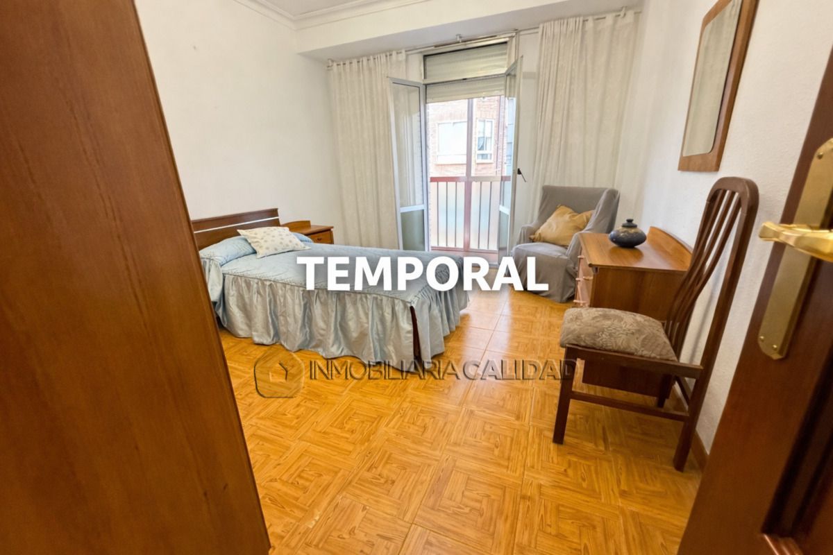 Dormitori de Pis de lloguer en Burgos Capital amb Calefacció i Moblat