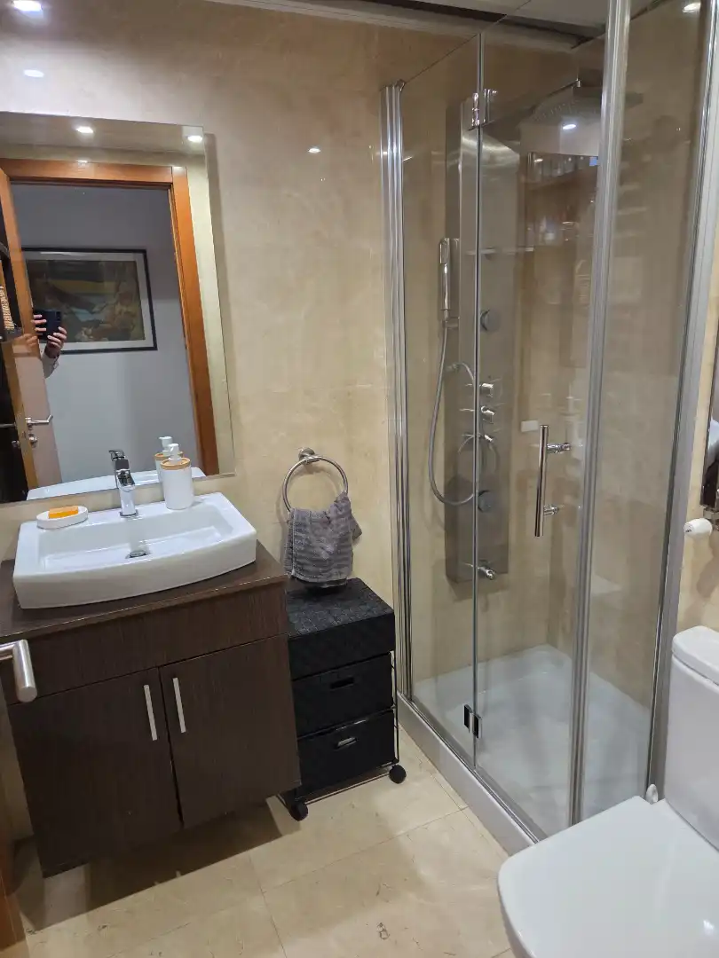 Badezimmer von Wohnung zum Verkauf in Vilafranca del Penedès mit Klimaanlage, Heizung und Parkett