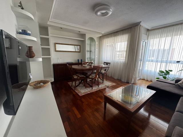 Piso en Alquiler en Calle del Marqués de Molins en Mercado