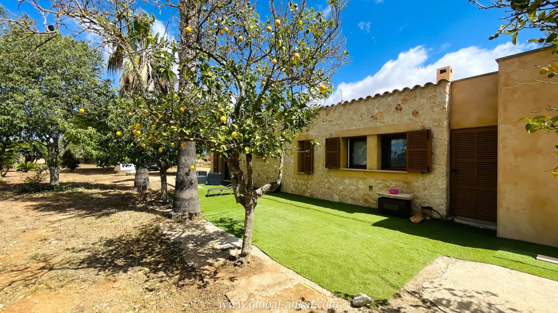Vista exterior de Finca rústica en venda en Felanitx amb Jardí privat, Terrassa i Traster