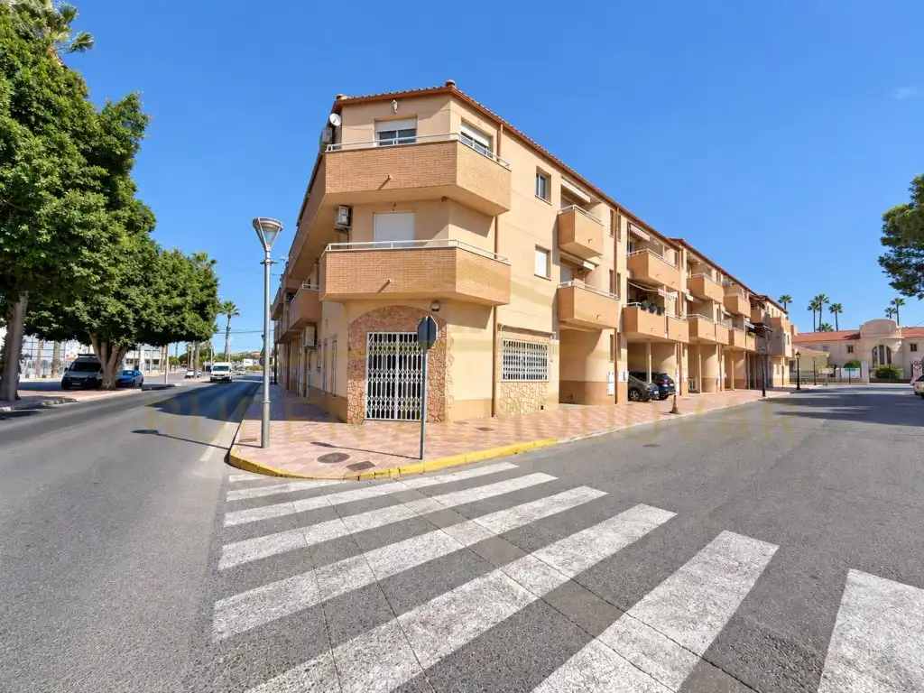 Terraced house for sale in Calle Vega Baja 11