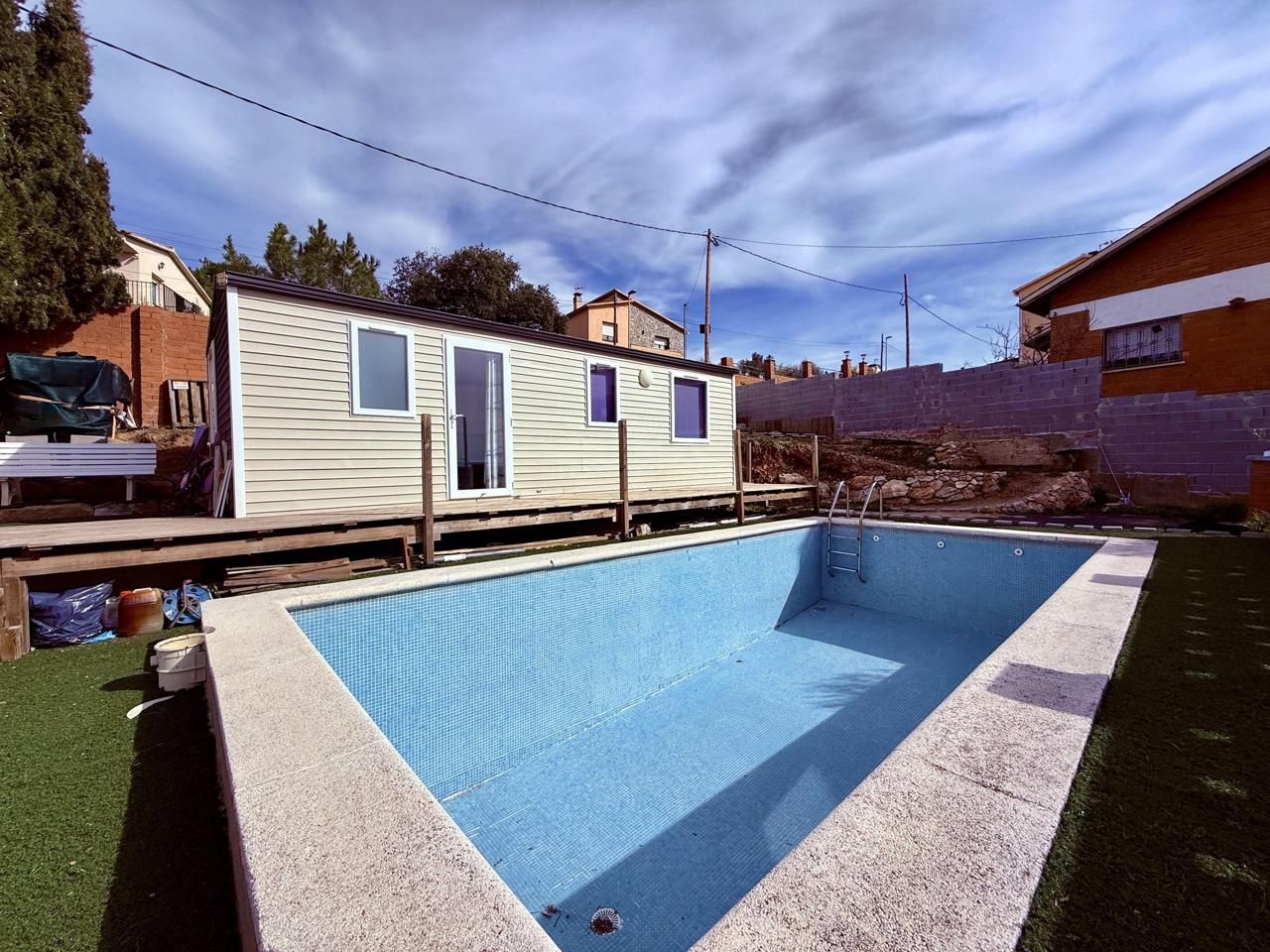 Swimming pool of Residential for sale in Castellar del Vallès