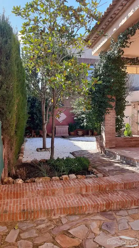 Jardín de Casa o chalet en venta en Lucena con Aire acondicionado, Terraza y Trastero