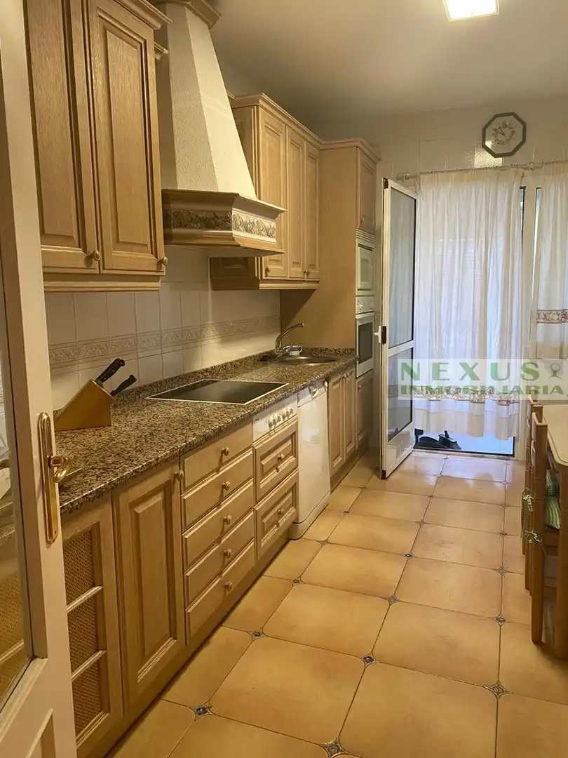Flat with lift to rent in Ruta de la Plata, imagen 4