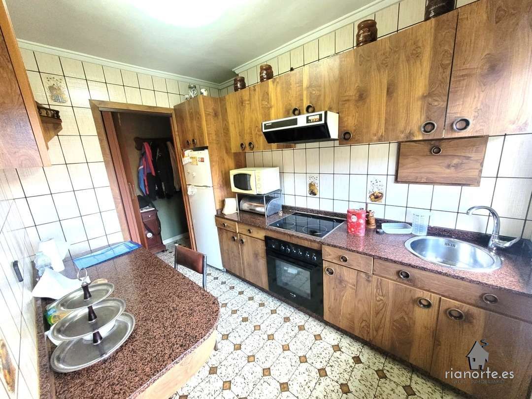 Cuina de Pis en venda en Langreo amb Calefacció, Traster i Moblat