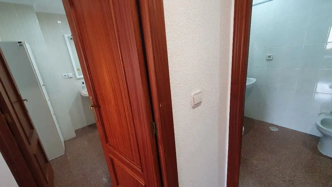 Badezimmer von Wohnung zur Miete in Petrer mit Möbliert, Ofen und Waschmaschine