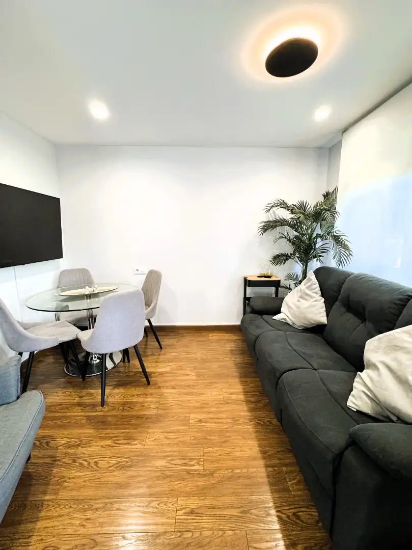 Sala d'estar de Casa o xalet en venda en Avilés amb Calefacció, Jardí privat i Parquet