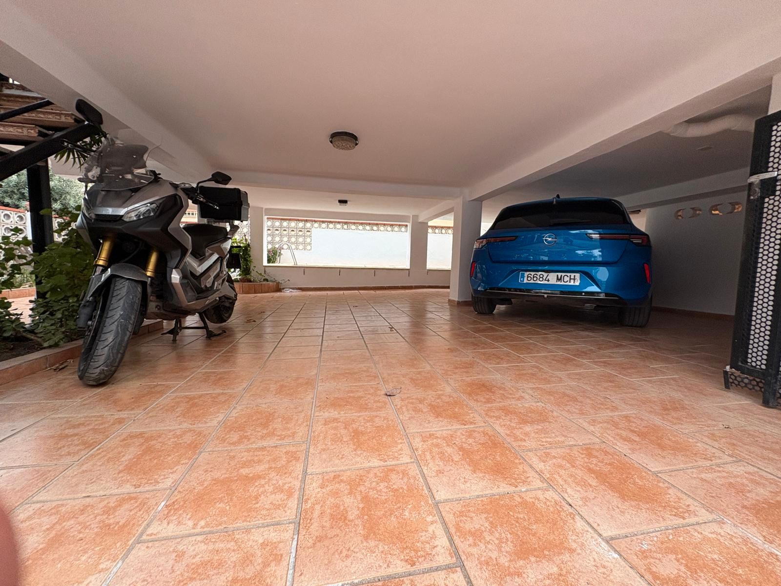 Parking of House or chalet for sale in Torrent  with Air Conditioner, Heating and Private garden