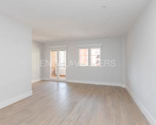 Living room of Apartment to rent in  Madrid Capital  with Air Conditioner, Heating and Terrace