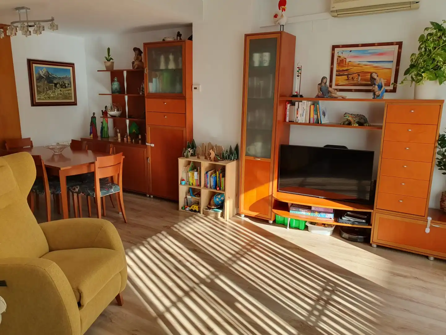 Houses for sale in Carrer de Pujós, 60, Collblanc