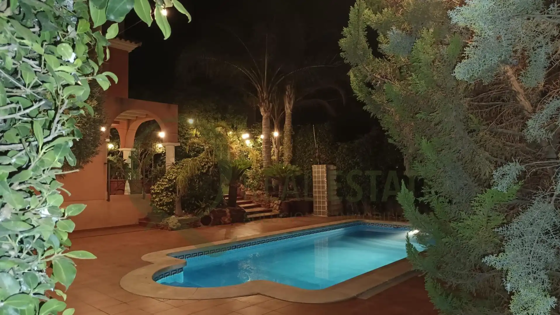 Piscina de Casa o xalet en venda en Alicante / Alacant amb Calefacció, Jardí privat i Traster