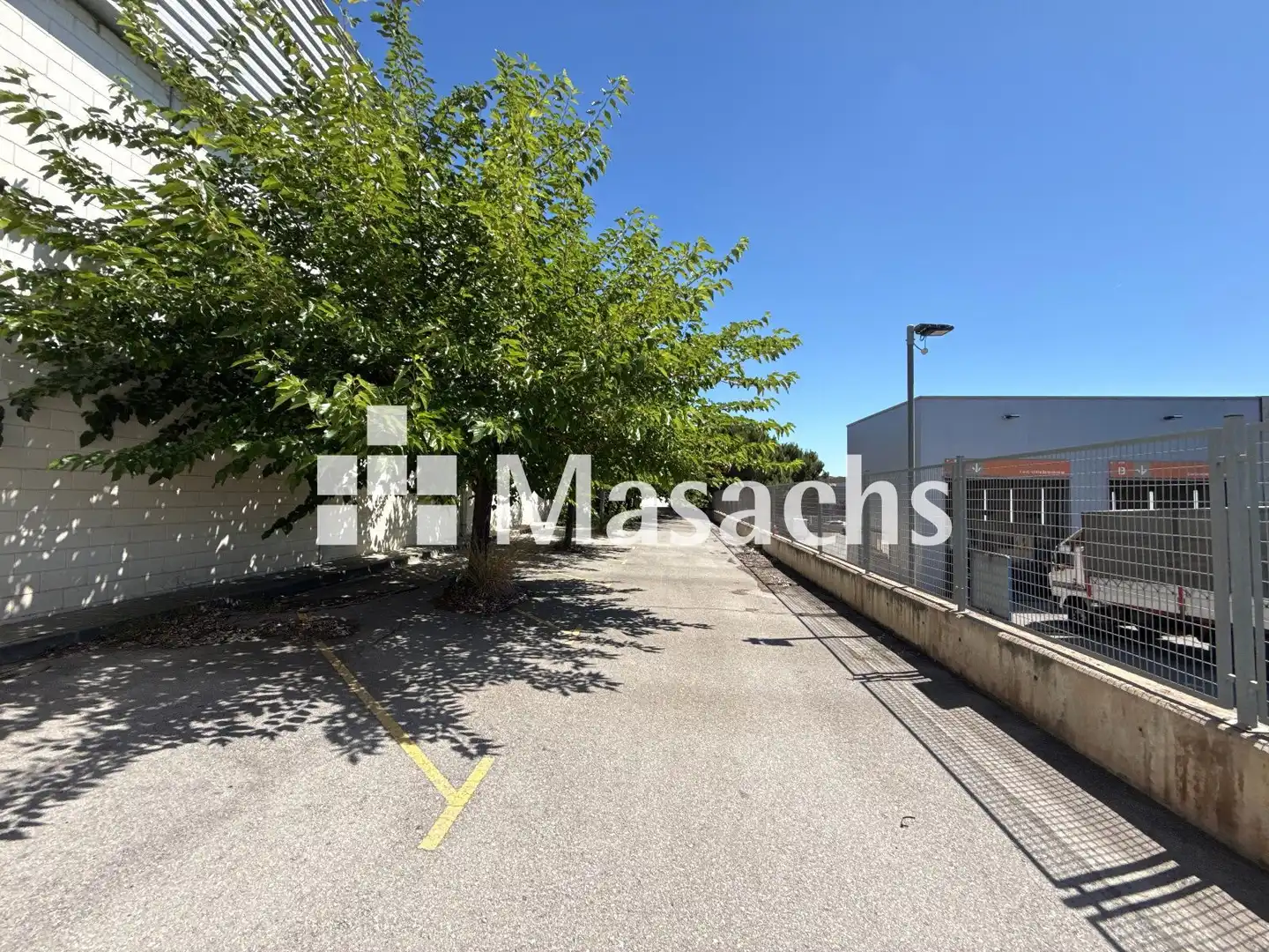 Parking de Nave industrial en venta en Martorell