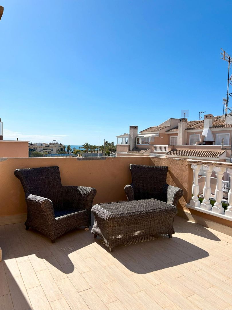 Terrassa de Pis en venda en Torrevieja amb Moblat i Piscina comunitària