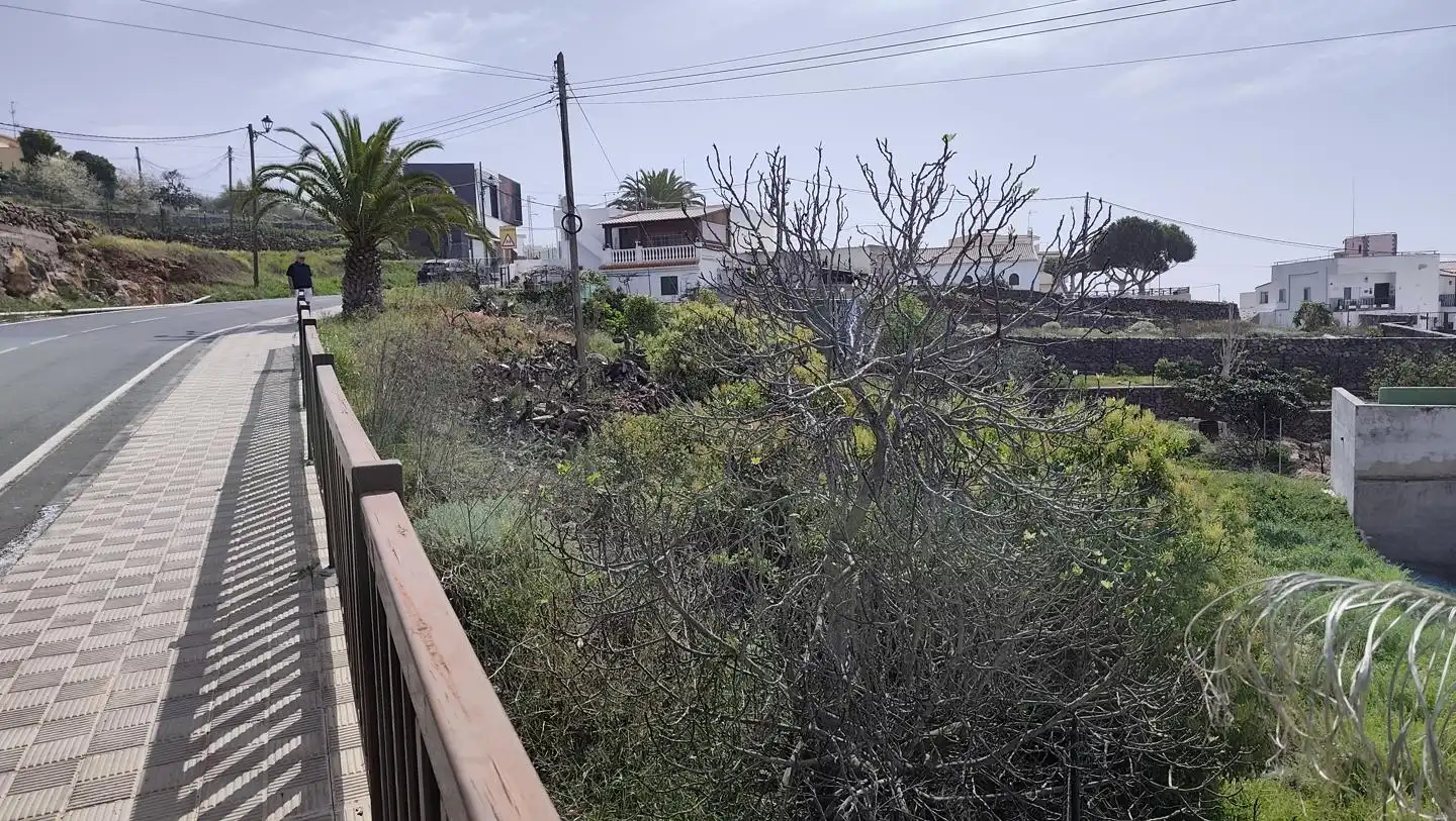 Lands and plots for sale in Guía de Isora interior