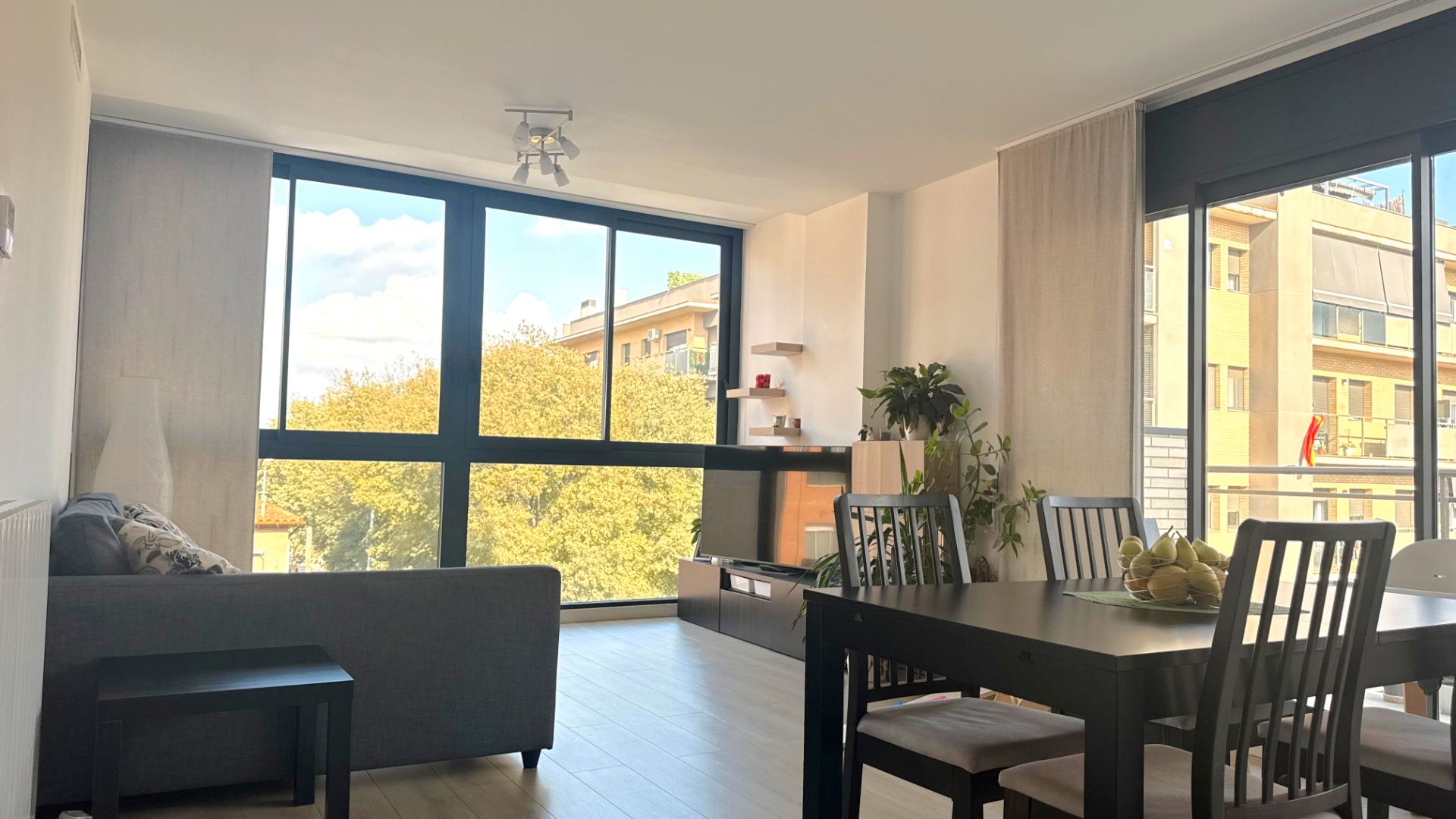 Living room of Flat for sale in Montcada i Reixac  with Air Conditioner, Heating and Parquet flooring