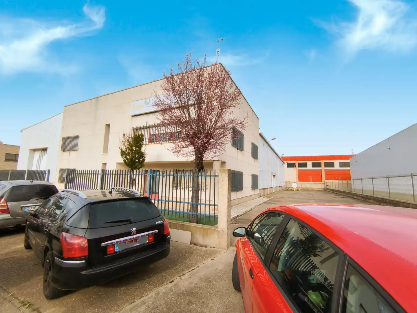 Exterior view of Industrial buildings for sale in Palencia  with Heating and Alarm
