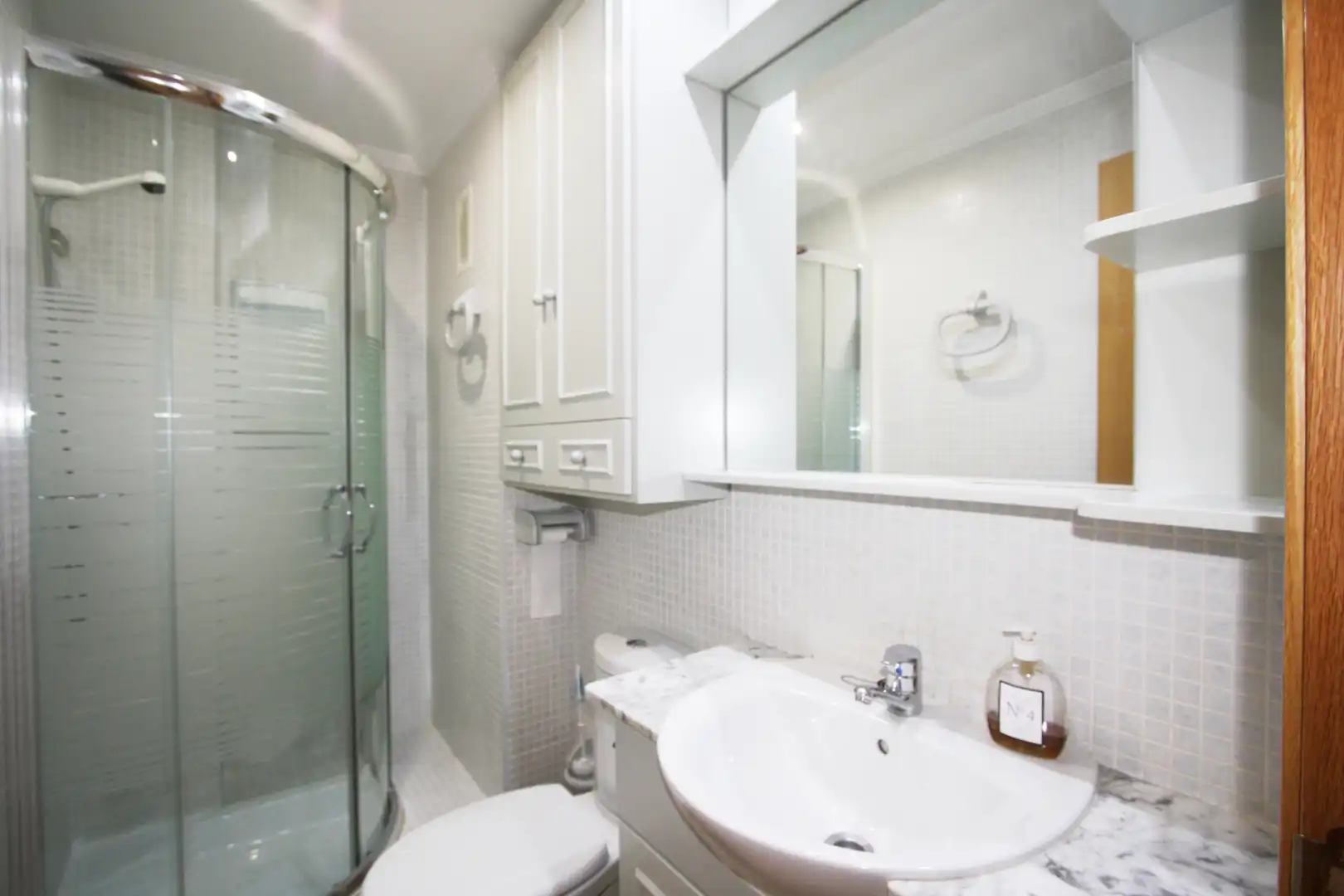 Baño de Piso en venta en Albacete con Calefacción, Parquet y Amueblado