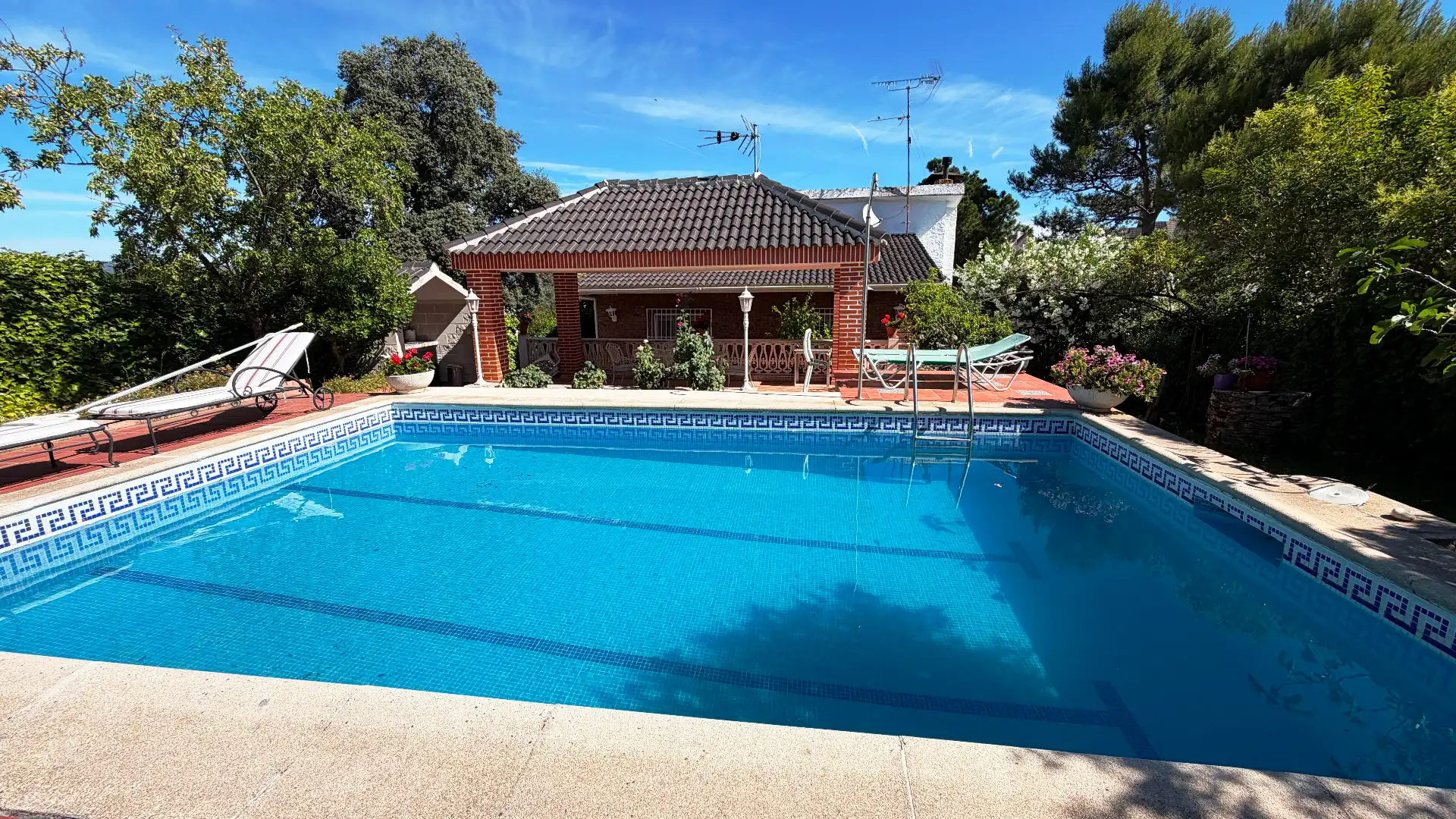 Piscina de Casa o xalet en venda en Santa Cruz del Retamar amb Calefacció, Jardí privat i Terrassa