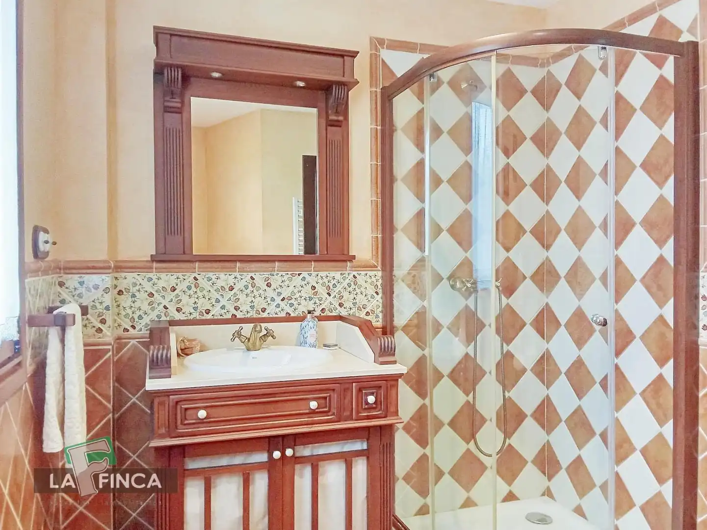 Bathroom of Houses for sale in Gozón  with Heating, Parquet flooring and Terrace
