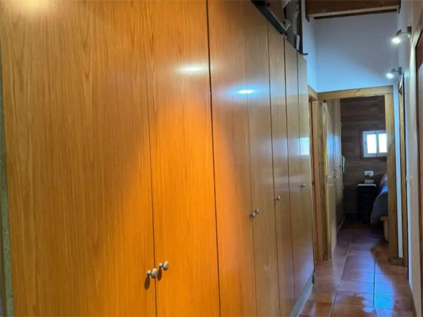 Flat for sale in Potries  with Air Conditioner, Private garden and Storage room
