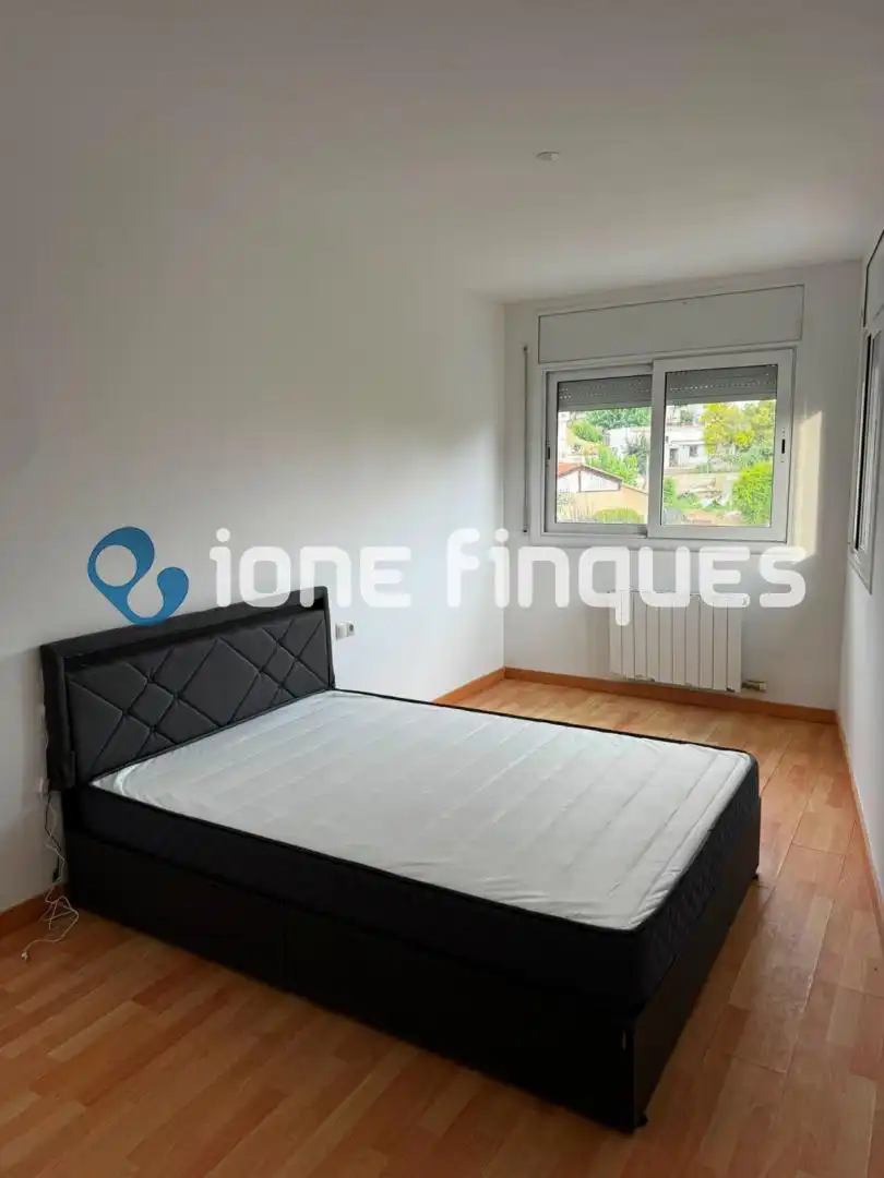 Habitación de Casa o chalet en venta en Rubí con Calefacción, Terraza y Piscina