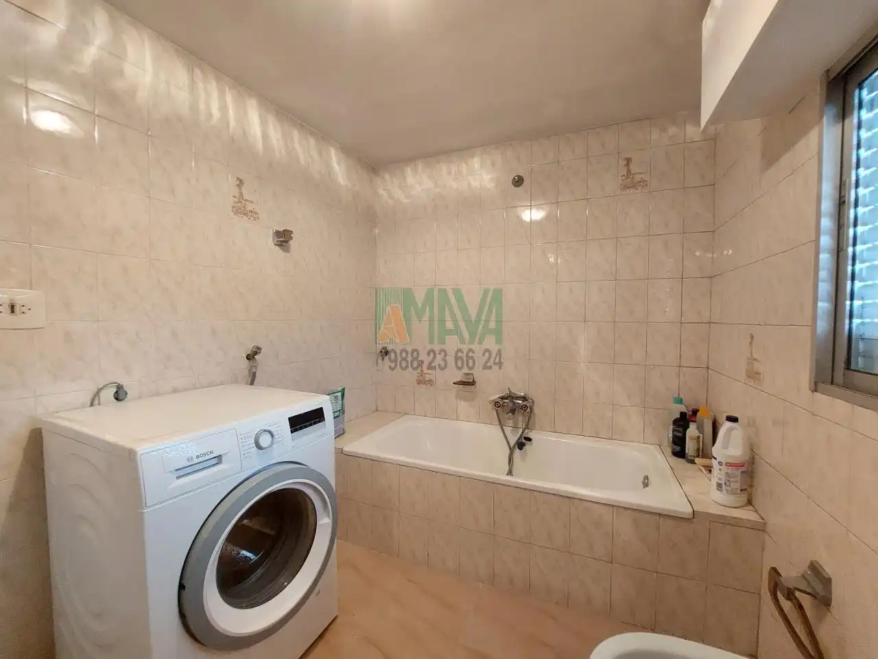 Bathroom of Houses for sale in Ourense Capital   with Heating and Private garden