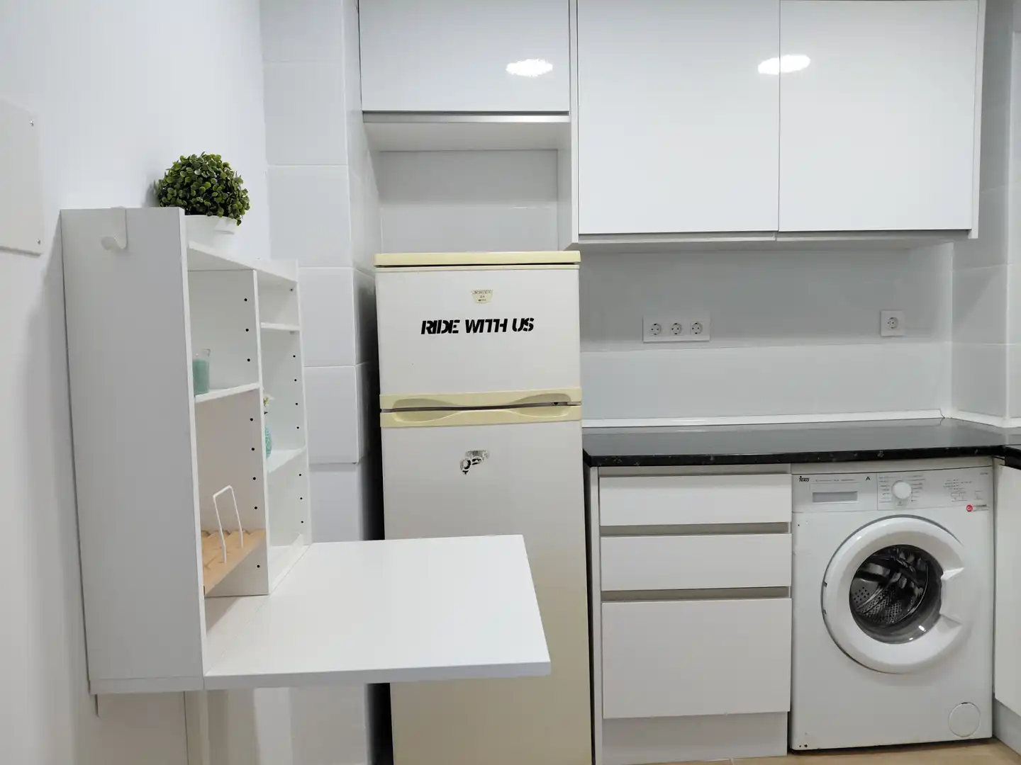 Cocina de Apartamento de alquiler en Las Palmas de Gran Canaria con Amueblado, Horno y Lavadora
