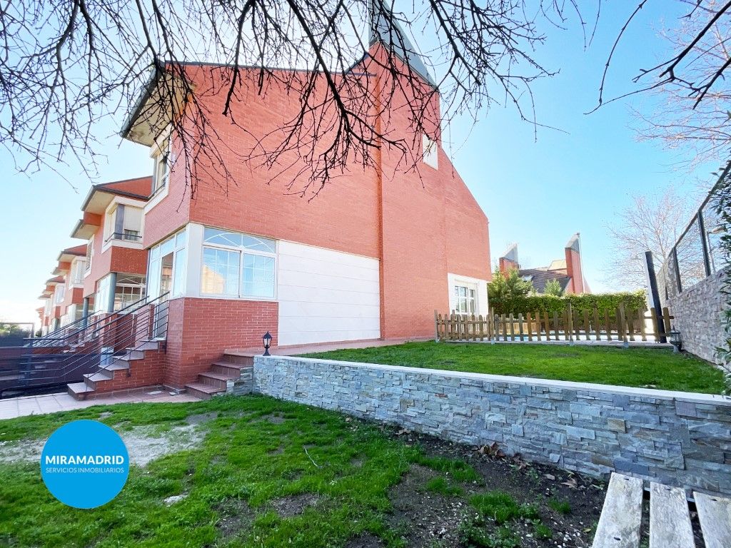 Exterior view of House or chalet for sale in Paracuellos de Jarama  with Swimming Pool