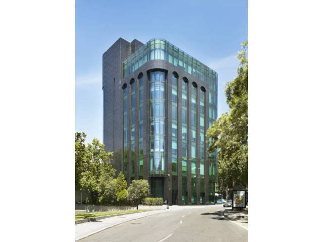 Oficina en Alquiler en de la Castellana en Almagro