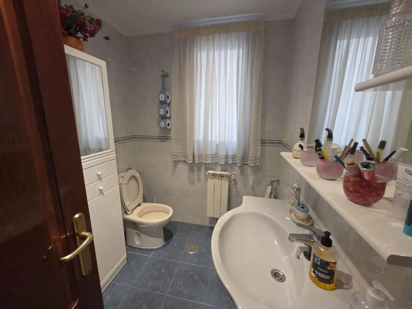 Baño de Piso en venta en A Coruña Capital  con Calefacción y Trastero