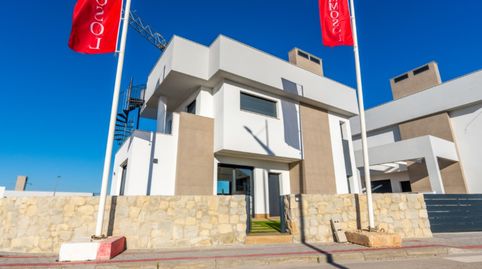Majestuosa Villa con piscina en La Finca Golf Algorfa una nueva forma de disfrutar el confort mediterráneo