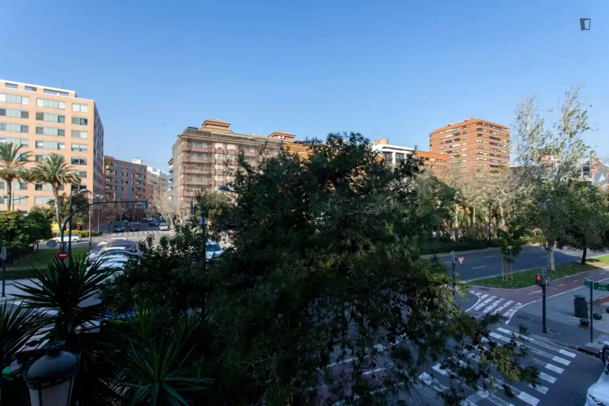 Vista exterior de Apartamento para compartir en Valencia con Aire acondicionado, Amueblado y Horno
