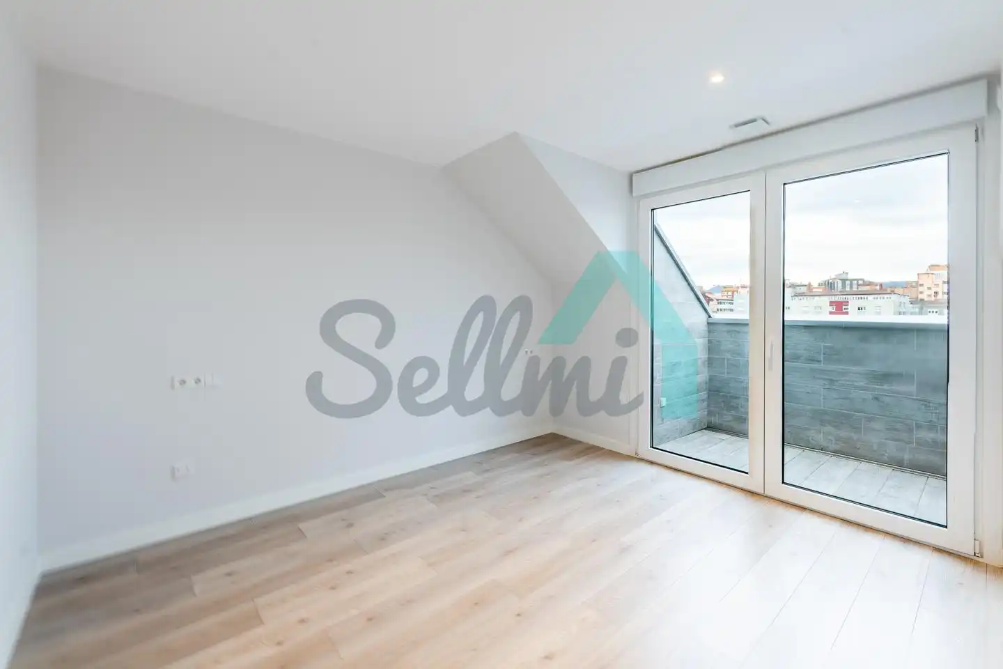 Attic for rent in Rendueles Llanos, Ceares