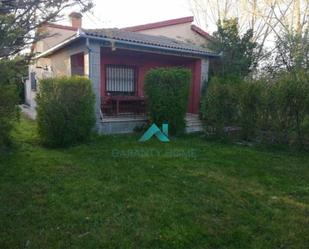 Garden of House or chalet for sale in Salmoral