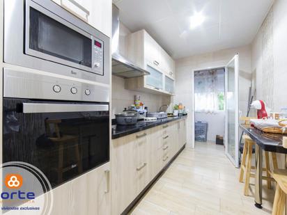 Kitchen of Flat for sale in  Córdoba Capital  with Air Conditioner, Heating and Terrace