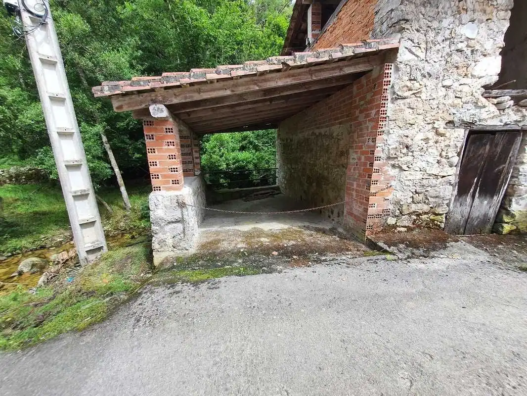Country homes for sale in Llanes