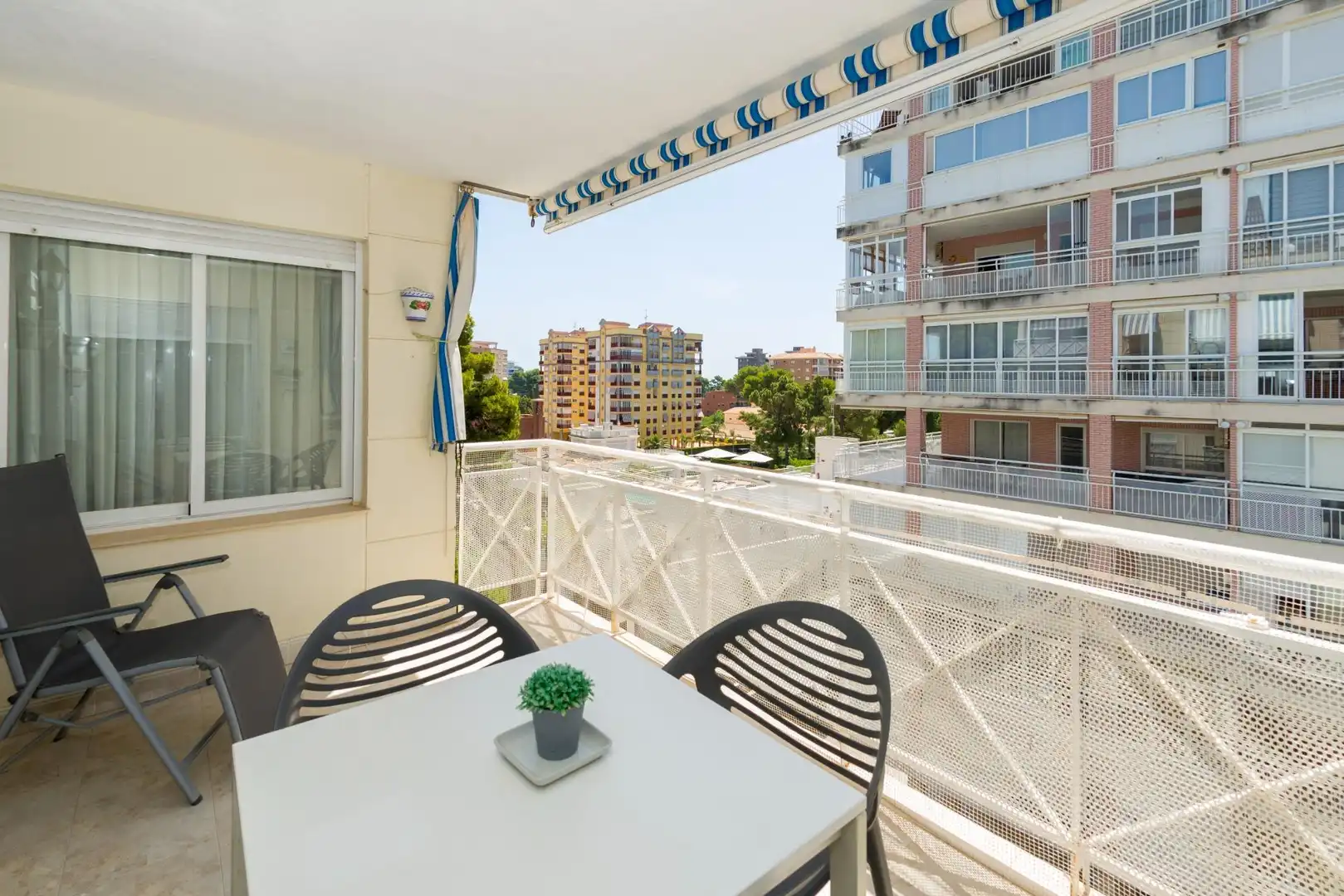 Terrasse von Wohnungen zum Verkauf in Benicasim / Benicàssim mit Privatgarten, Terrasse und Gemeinschaftspool