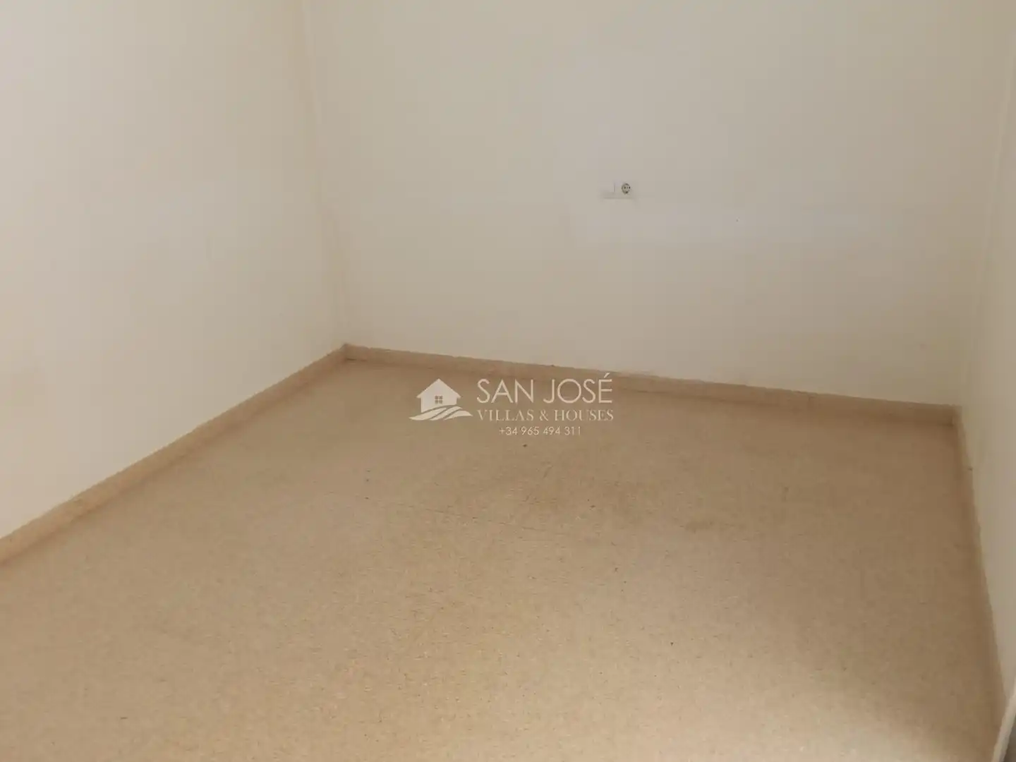 Piso en venta en Aspe con Terraza, Trastero y Balcón