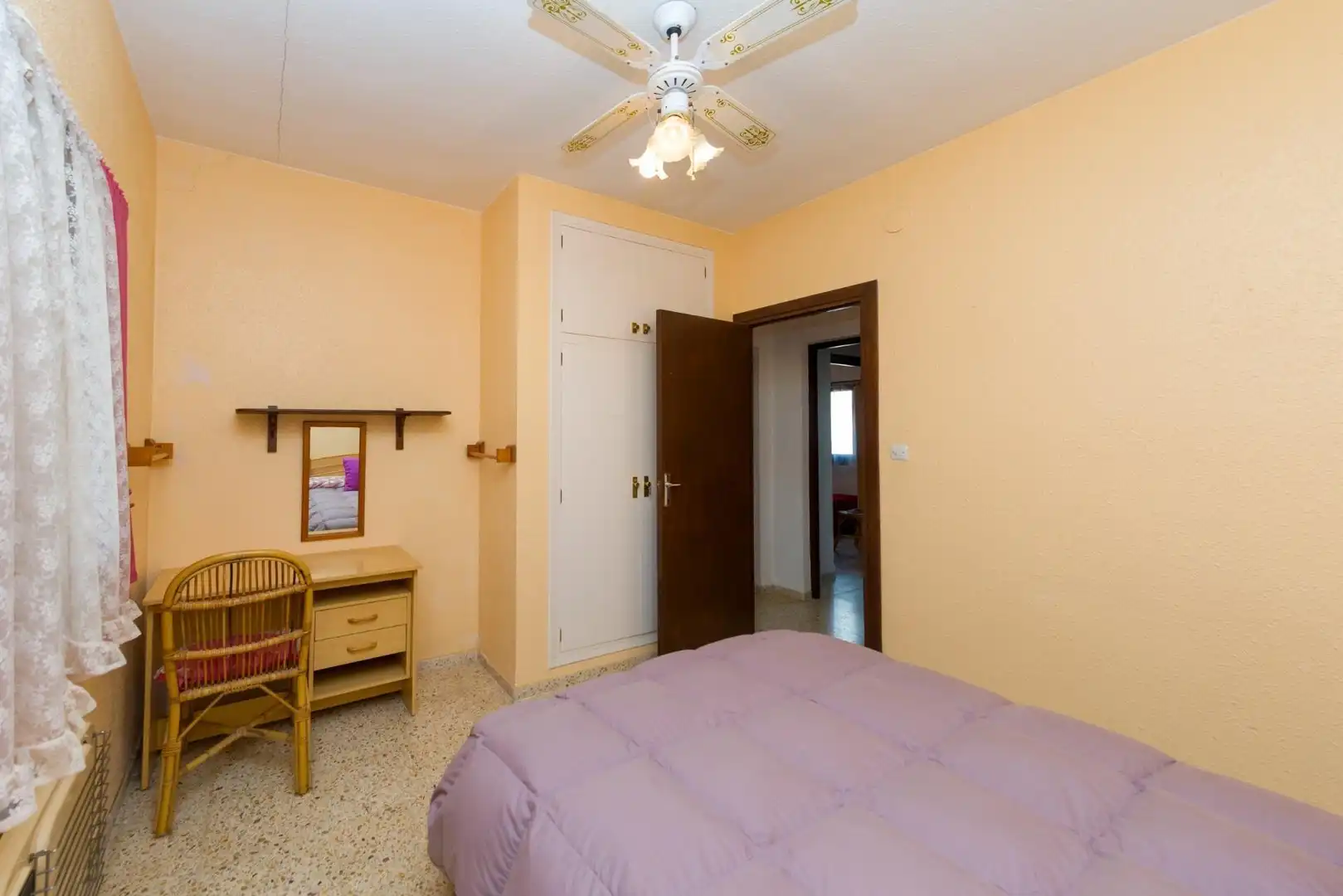 Dormitori de Casa o xalet en venda en Benicasim / Benicàssim amb Jardí privat, Terrassa i Traster
