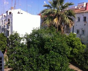 Exterior view of Flat for sale in  Sevilla Capital  with Air Conditioner