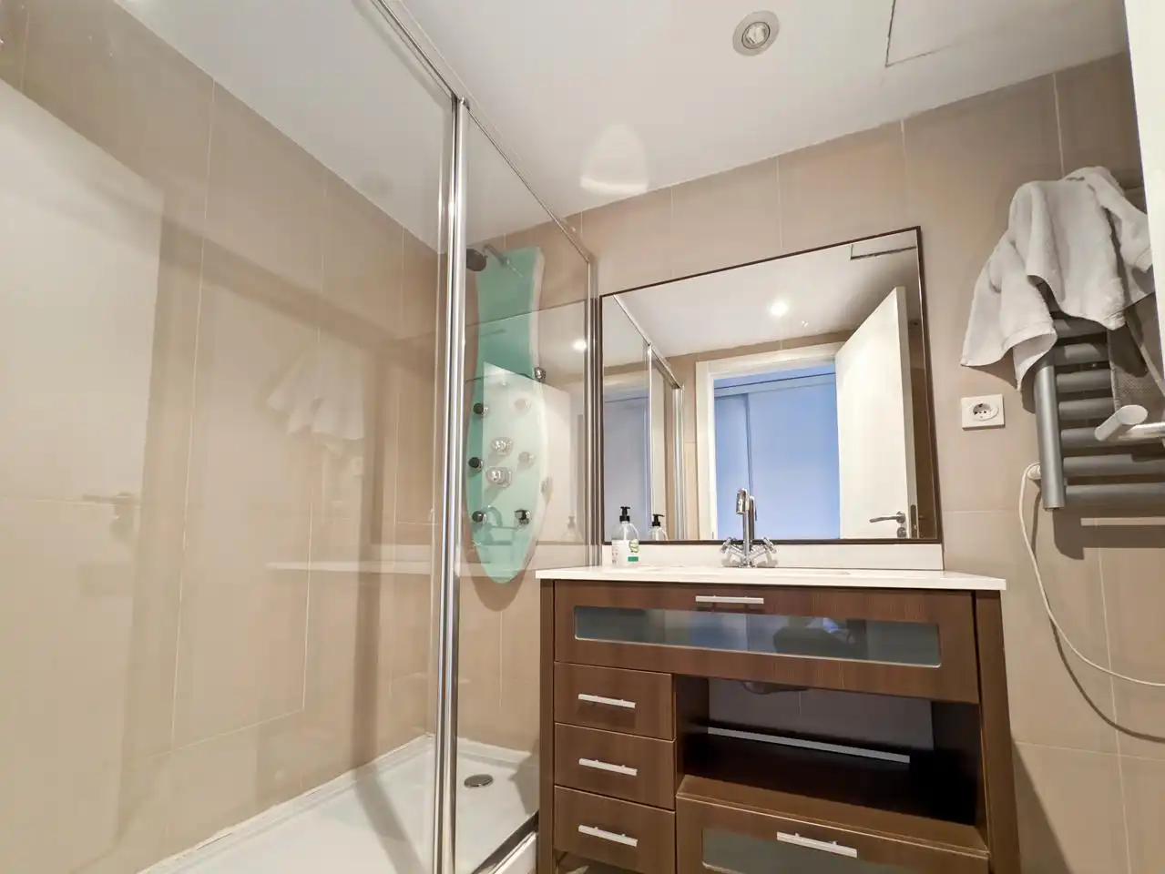 Badezimmer von Maisonette zum Verkauf in Madrid mit Klimaanlage, Heizung und Terrasse