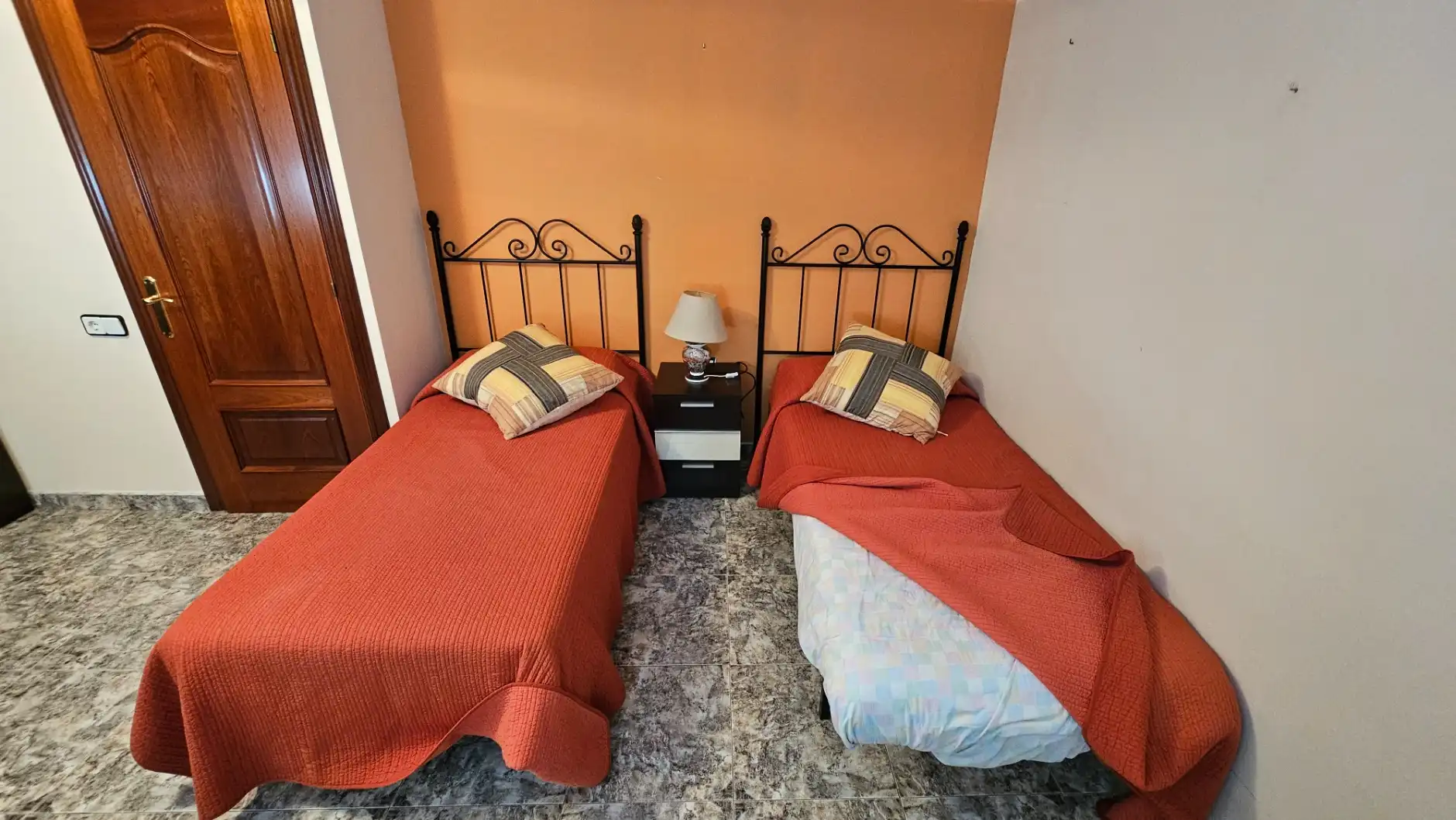 Dormitori de Casa adosada en venda en Sabadell amb Aire condicionat, Calefacció i Terrassa