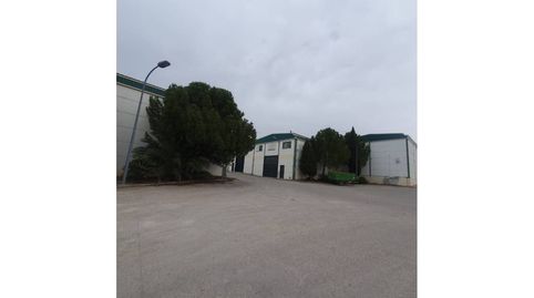 Venta de local comercial en Úbeda, image 2